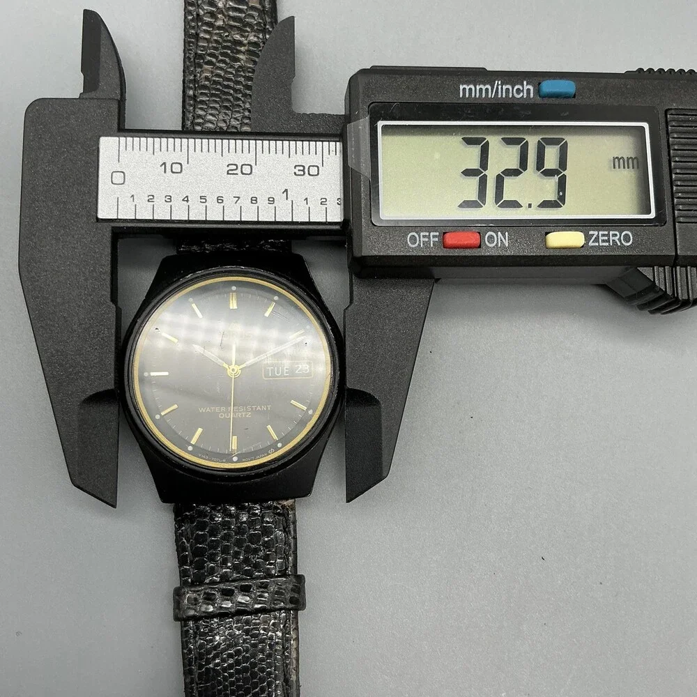 Vintage Lorus V143-7040 Mens Watch 33mm Black Dial Leather Day Date New Battery